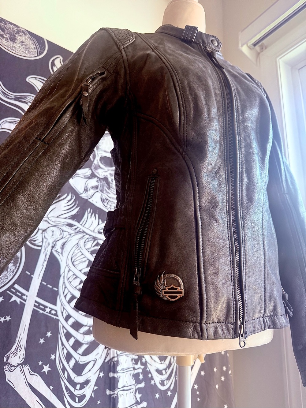 Harley-Davidson Black Leather Bomber Jacket with Embroidered Back Patch - Picture 5 of 9